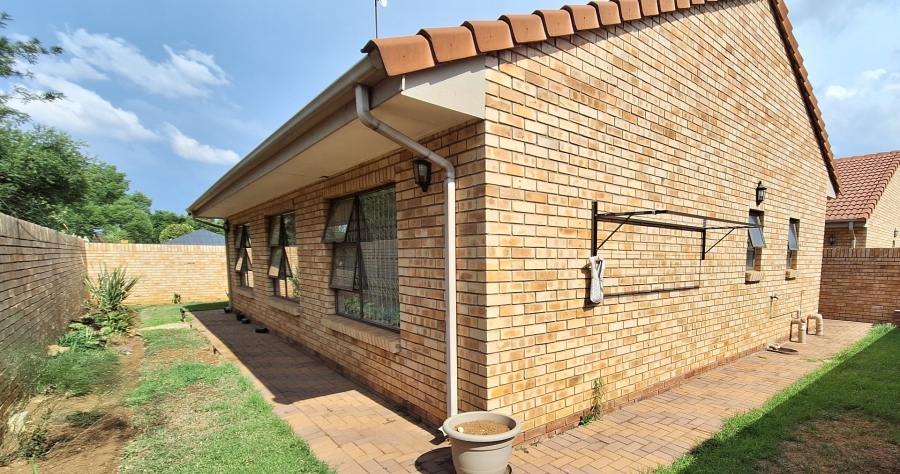 3 Bedroom Property for Sale in Potchefstroom South North West